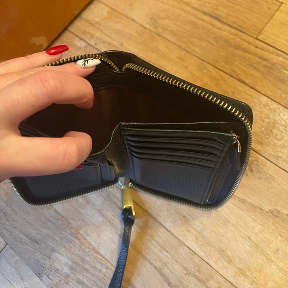 Marc Jacobs Wallet 🖤 - Picture 2 of 3